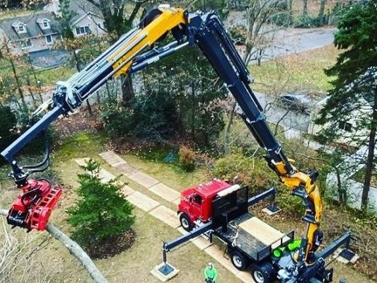 Grapple Saw Trucks in Emergency Tree Rescue